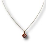collana con fiore con zircone